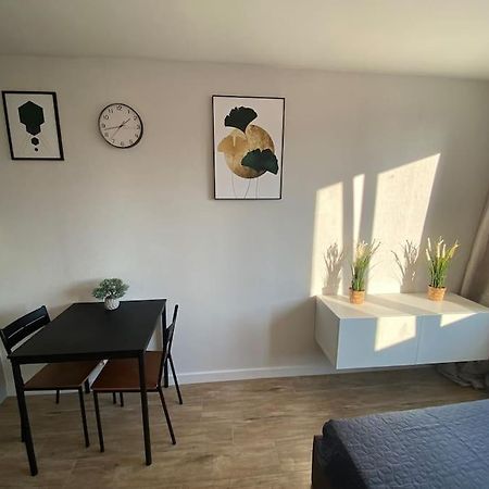 New Apartment With Magnificent View Варшава Экстерьер фото