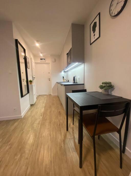 New Apartment With Magnificent View Варшава Экстерьер фото